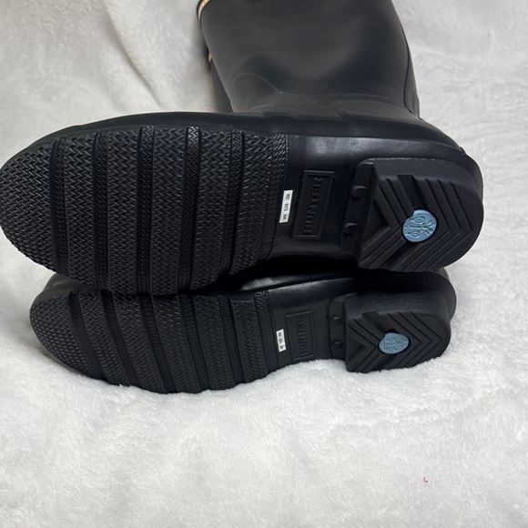 Hunter Women's Classic Black Rain Boots - Picture 6 of 8